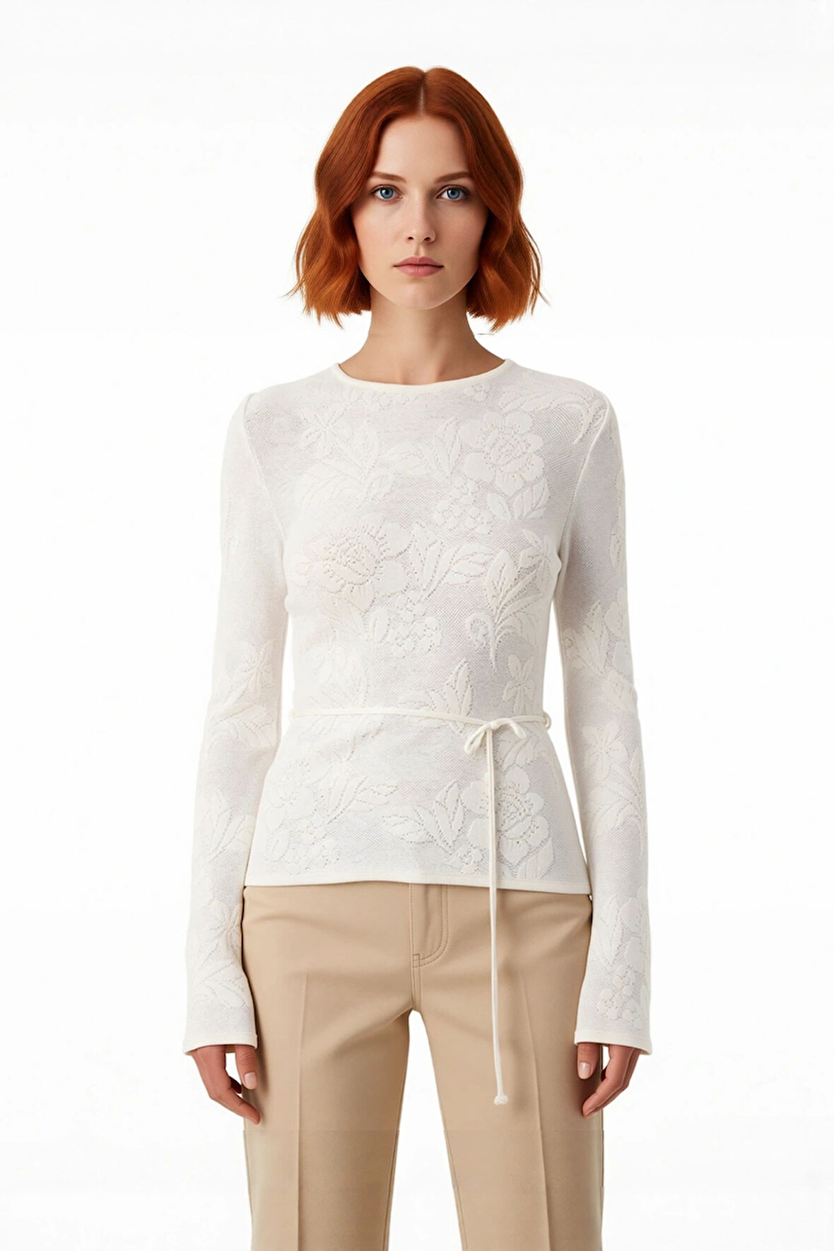 Kadın Bisiklet Yaka İnce Triko Kazak Fitted Kalıp Çiçek Deseni İle Konforlu Şık Görünüm Sunar