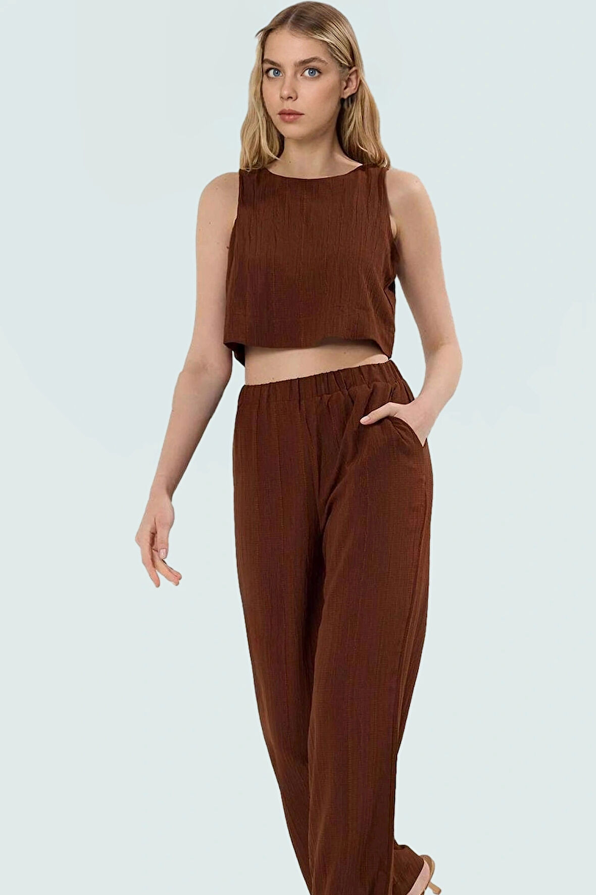 Rahat ve Şık Crinkle Kumaştan Kadın Crop Bluz Pantolon Takım Seçkin Malzeme Özel Tasarım