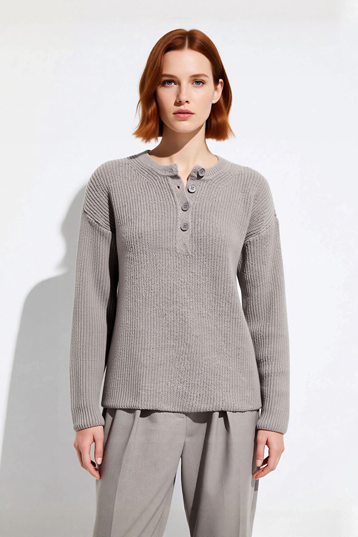 Şık Kadın Düğmeli Bisiklet Yaka Oversize Kalıp Triko Kazak Günlük Kombinleriniz İçin Konforlu Seçim