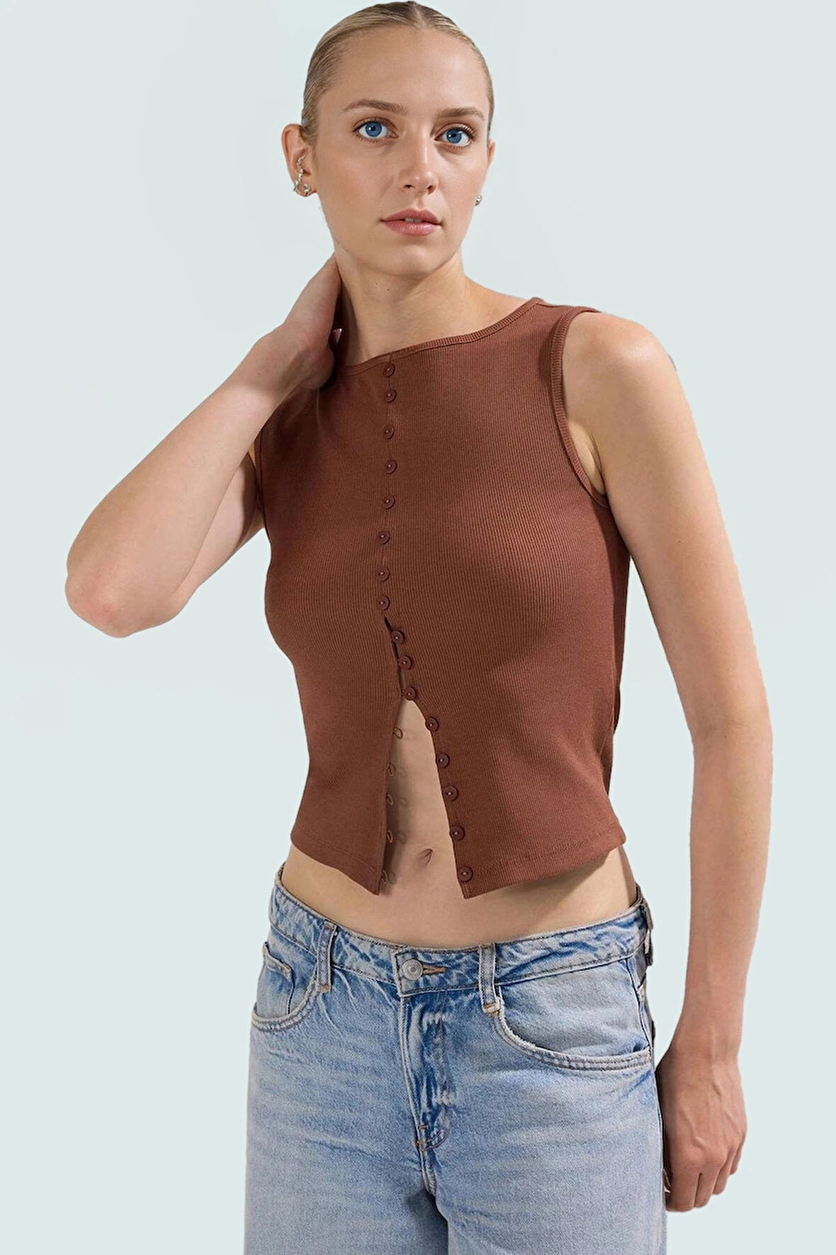 Kadın Kolsuz Örme Bluz Kayık Yaka Fitted Kalıp Rahat Günlük Stil Ve Şık Modern