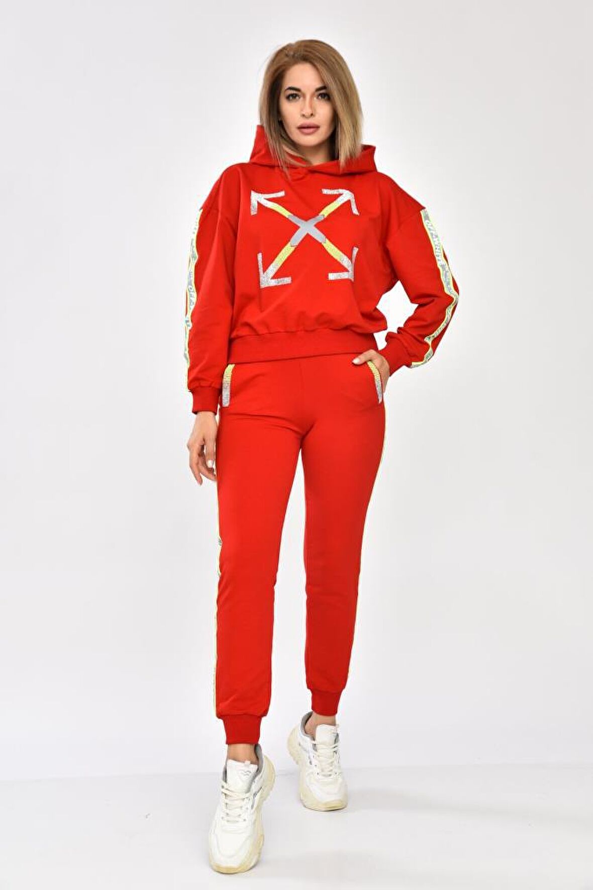 Baskılı ve Yandan Şeritli Kapüşonlu Kırmızı Kadın Eşofman Takım
