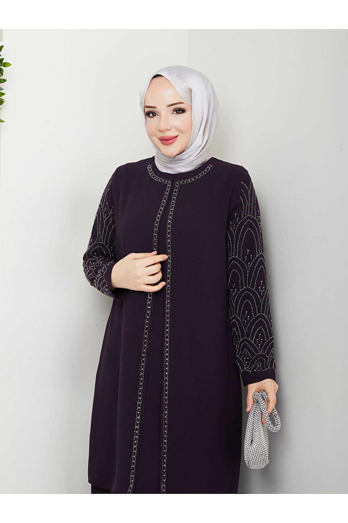 Kolları Taşlı Büyük Beden Anne Elbisesi
