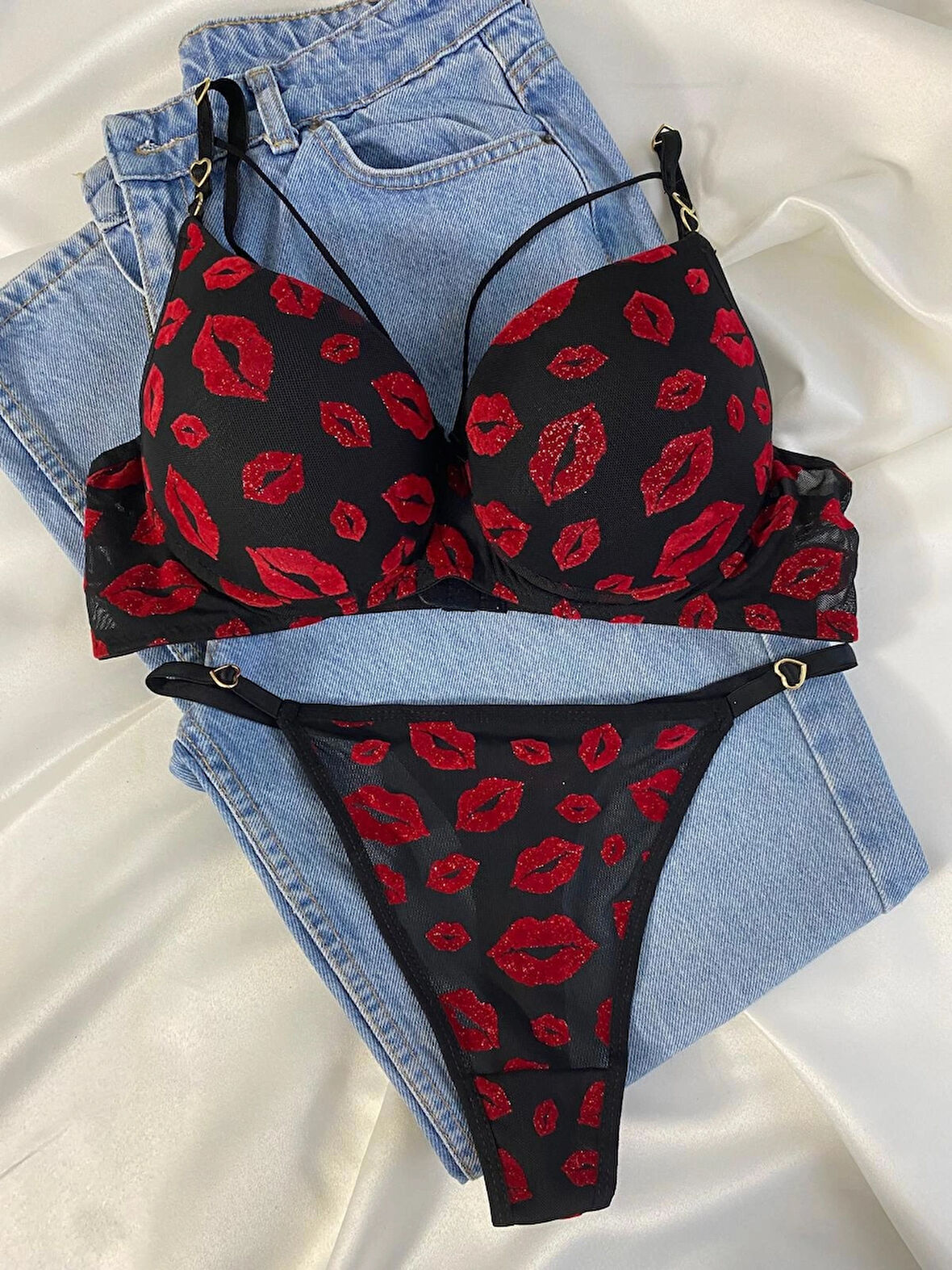 Kadın Öpücük Baskılı İpli Balenli Destekli Dolgulu Push Up Sütyen Takımı Iç Çamaşırı Takımı