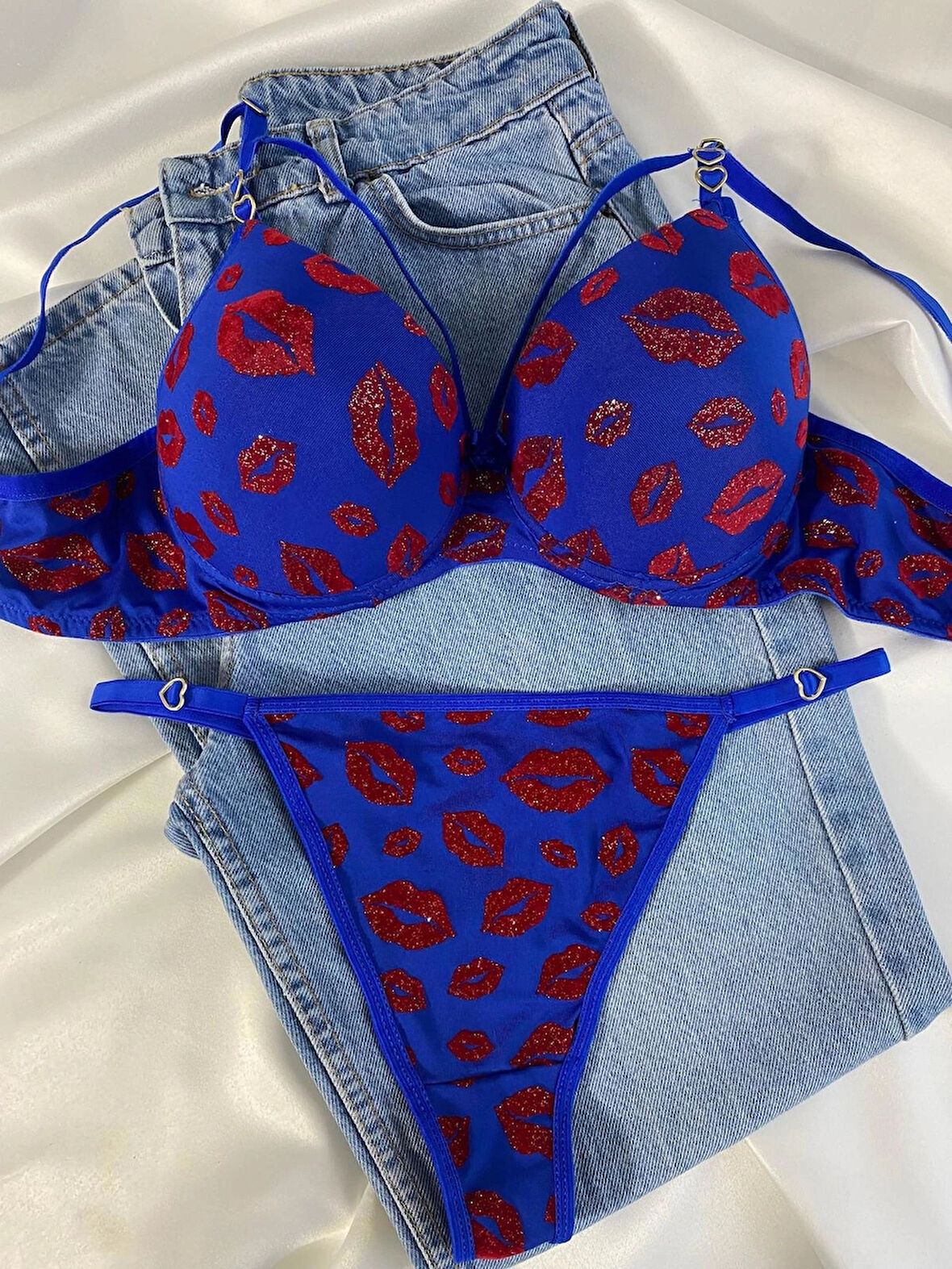 Kadın Öpücük Baskılı İpli Balenli Destekli Dolgulu Push Up Sütyen Takımı Iç Çamaşırı Takımı