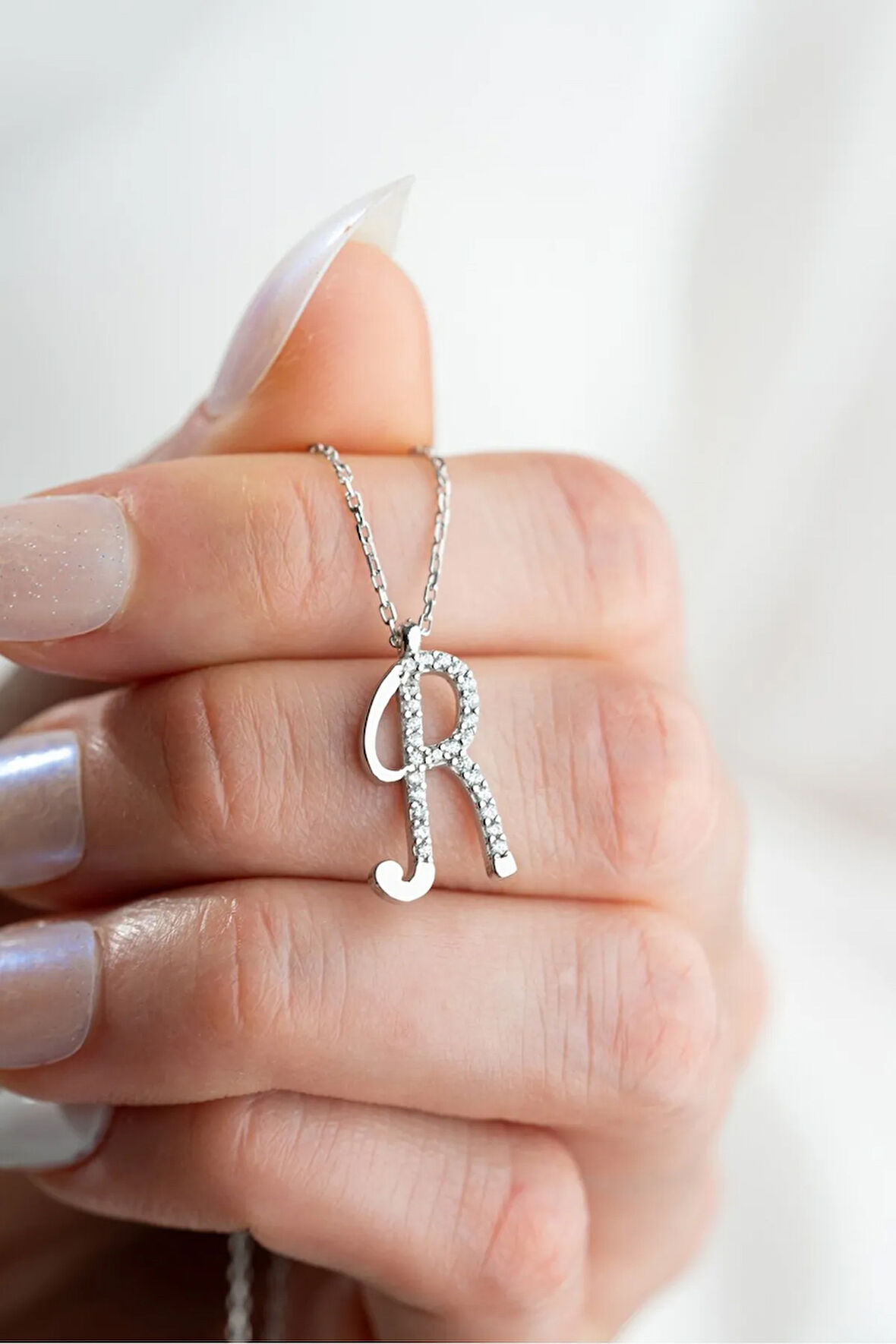 925 Ayar Gümüş Rodyum Kaplama R Harfi Kadın Kolye