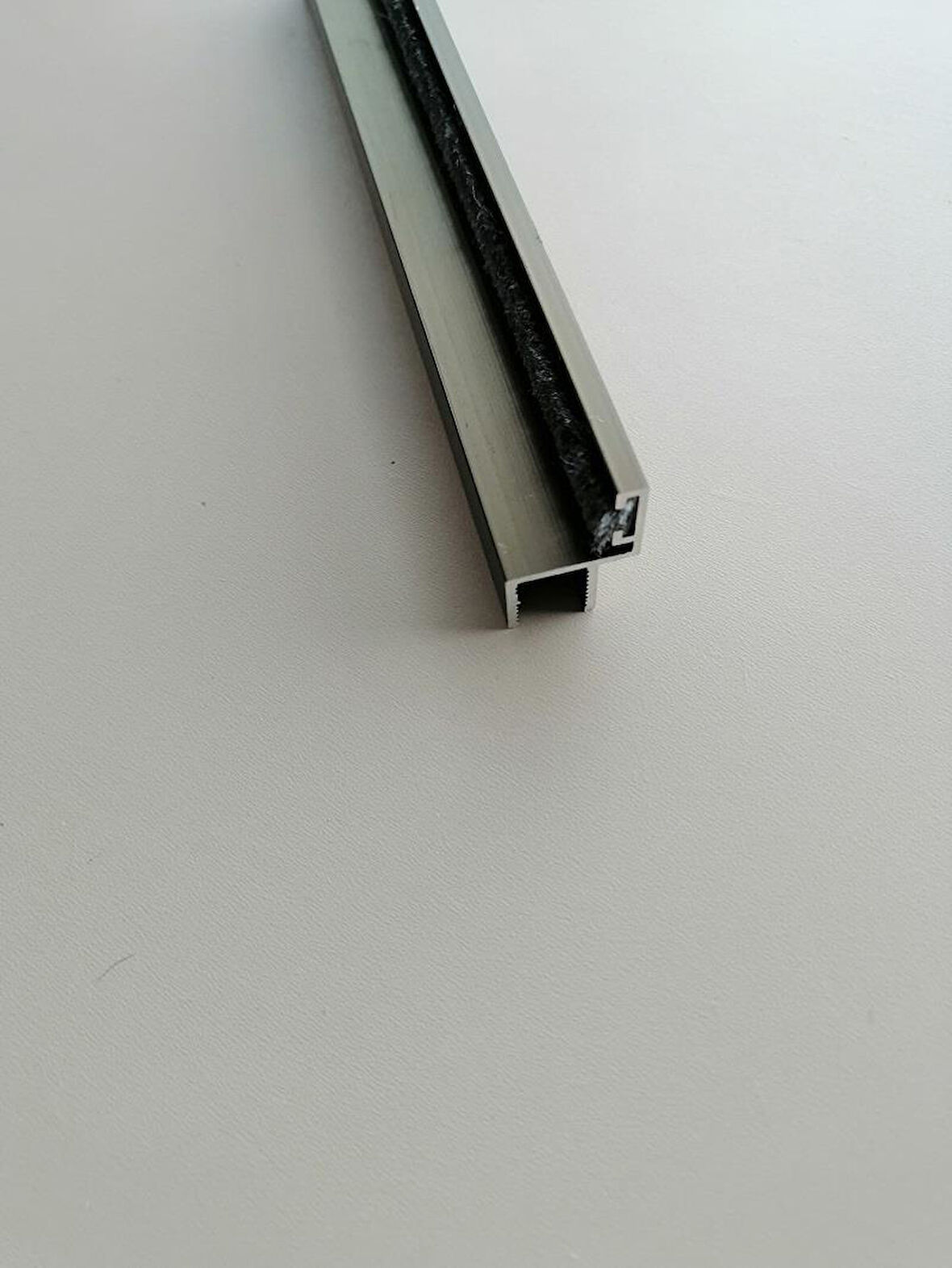 8 MM ALM CAM BALKON KANAT HAŞ BRONZ 200 CM