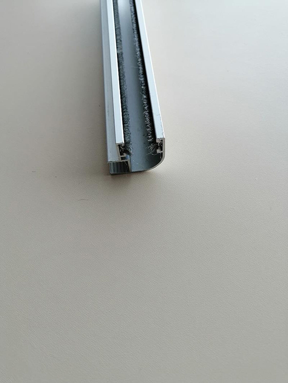 8 MM ALM CAM BALKON KÖŞE  HAŞ ELOKSAL 150 CM