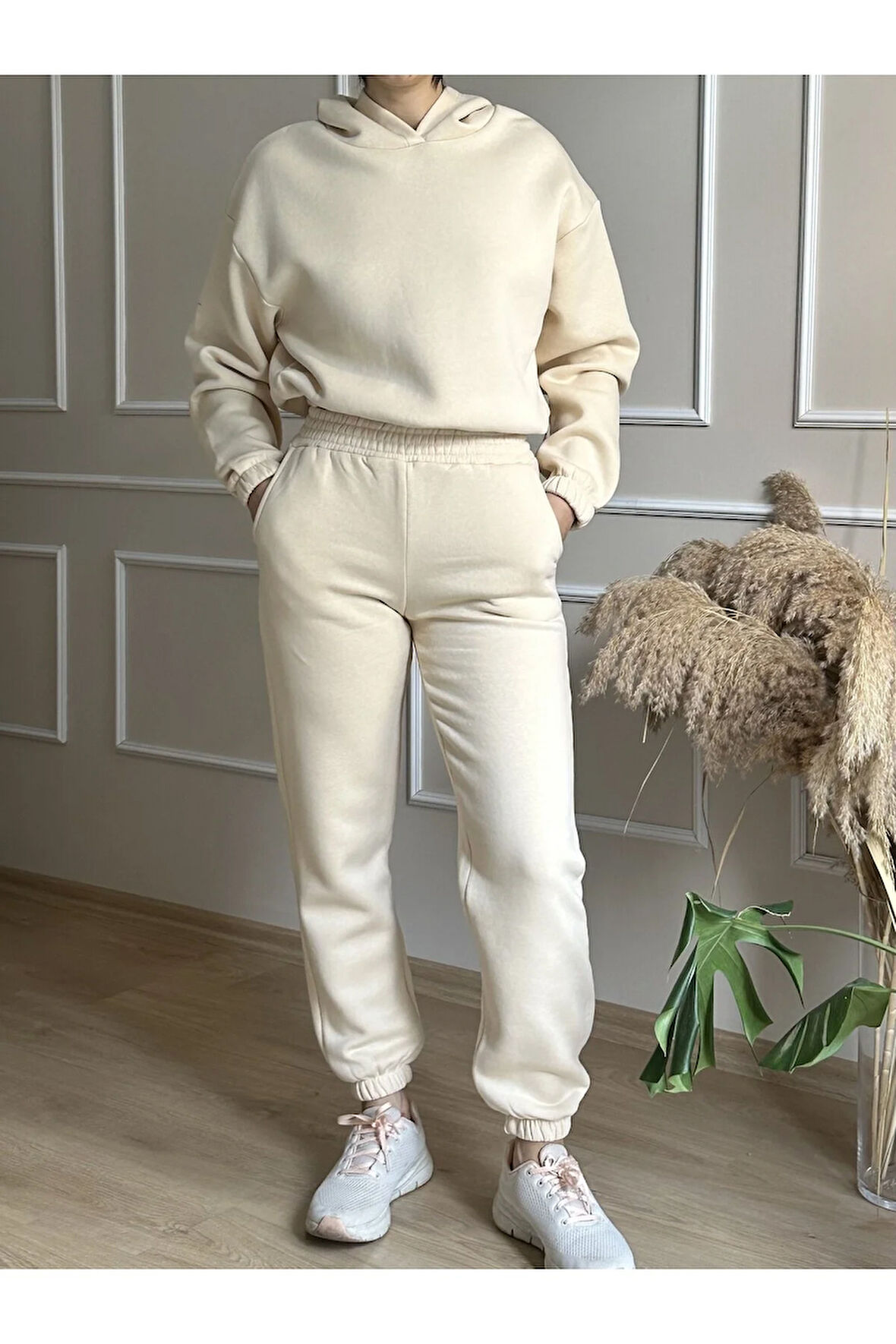 Şardonlu Beli ve Bilekleri Lastikli Kapüşonlu Eşofman Takım