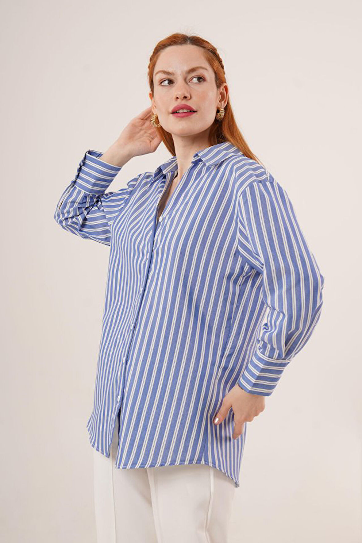 Çift Çizgi Geçişli Düğmeli Mavi Gömlek