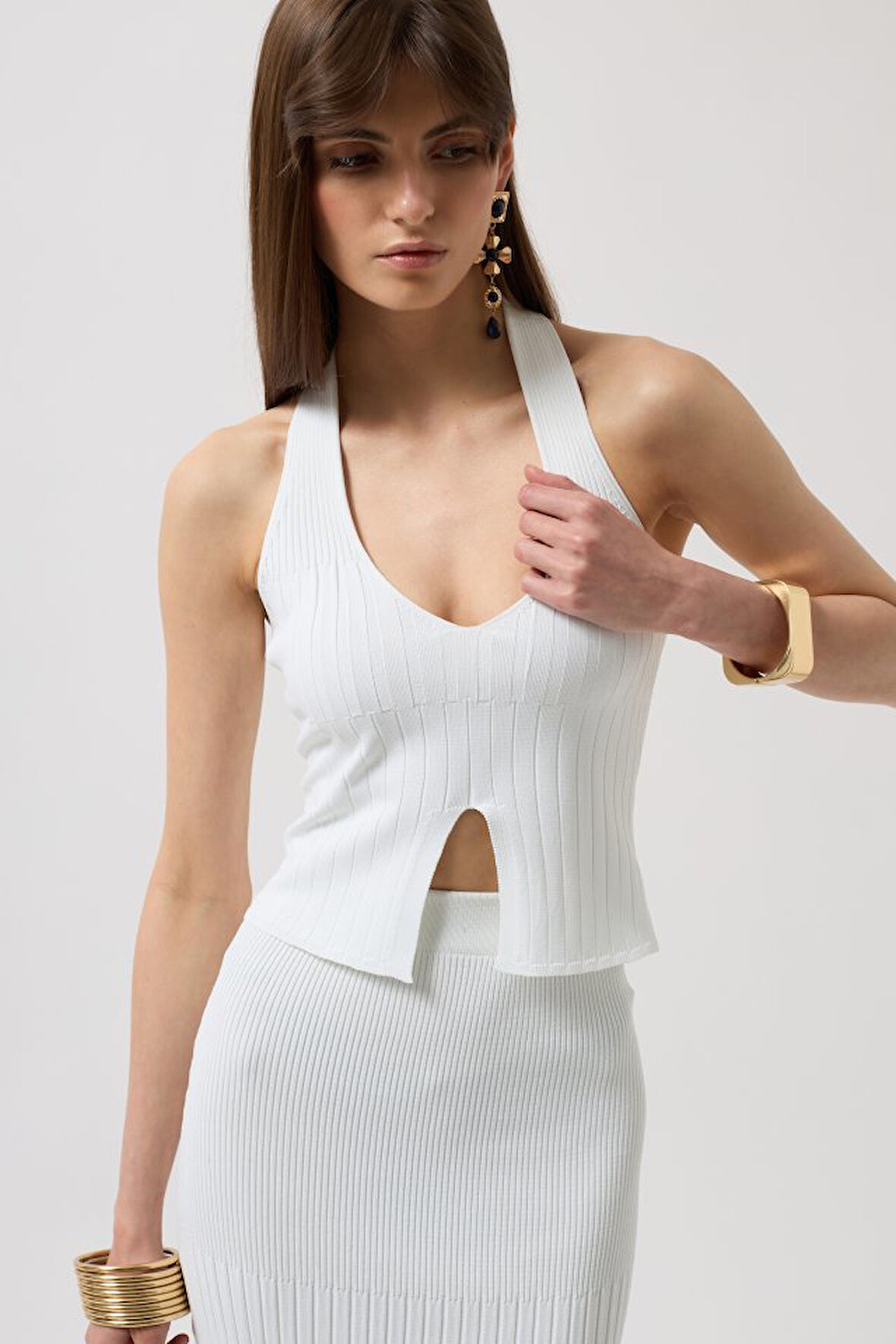 V Detay Dokulu Crop Bluz