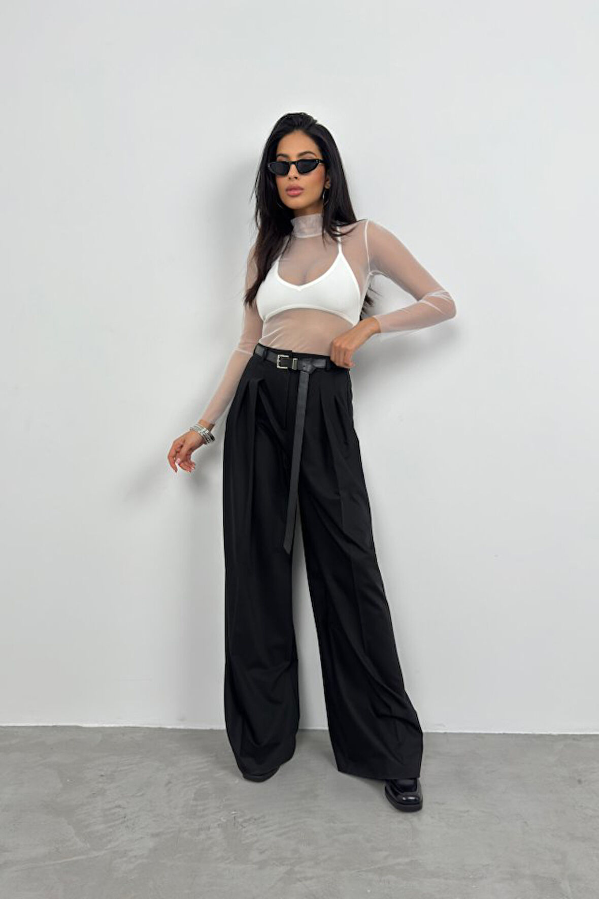 Uzun Kol Boyunlu Tül Bluz