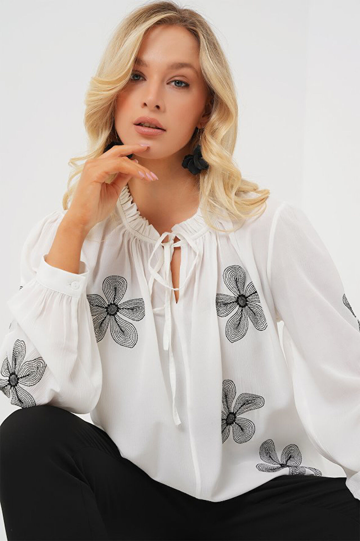 Uzun Kol Nakışlı Örme Bluz 951 - Beyaz