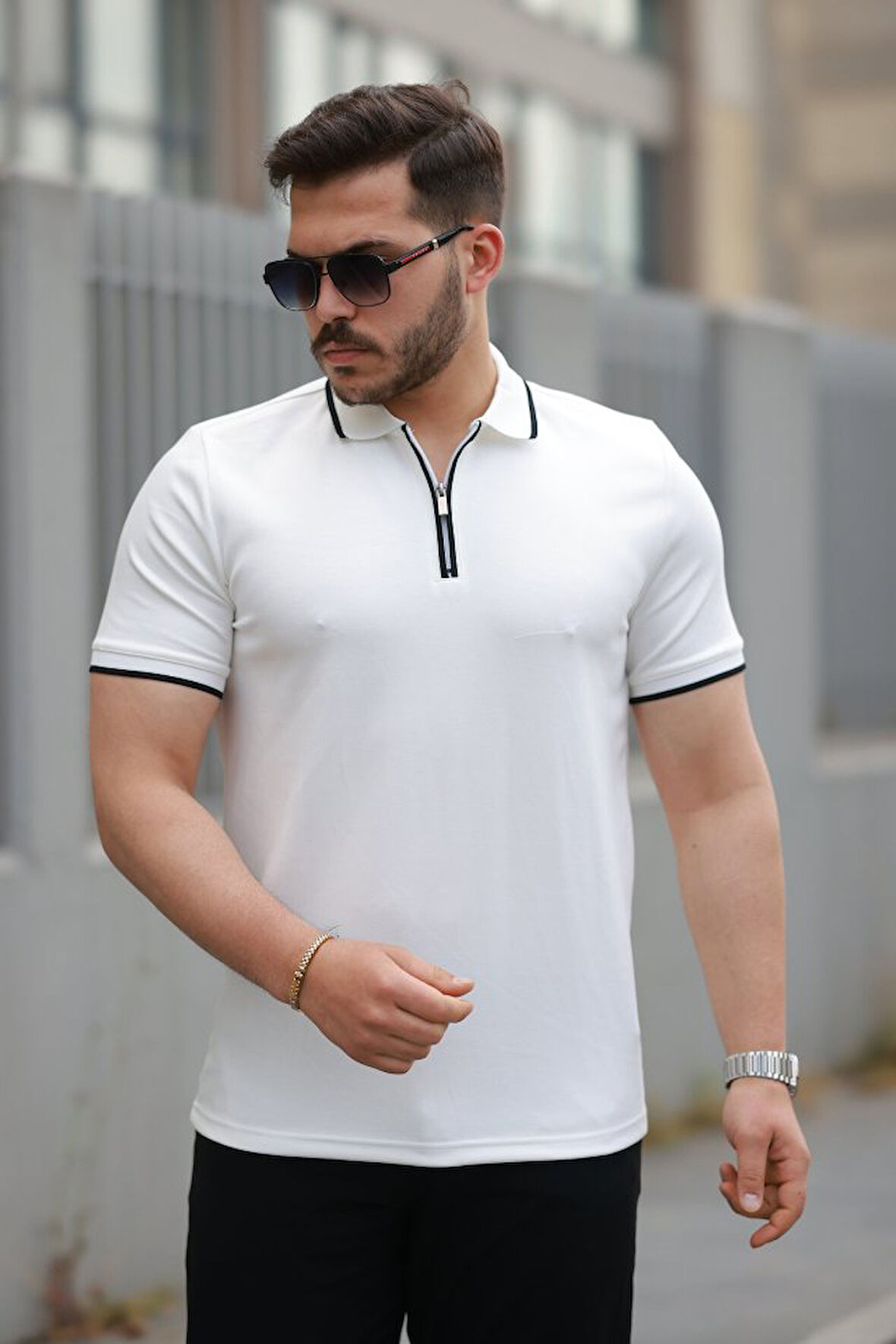 Erkek Fermuar Yakalı çizgi Detaylı Kısa Kollu Tişört