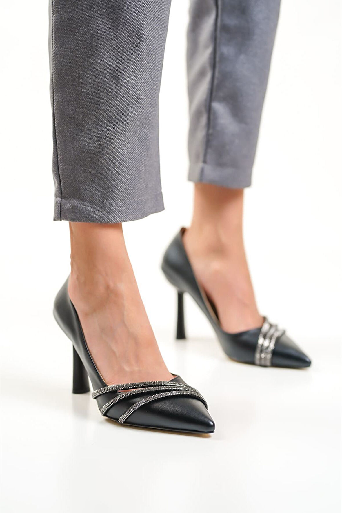 Sonya Siyah Taşlı Kadın Ayakkabı