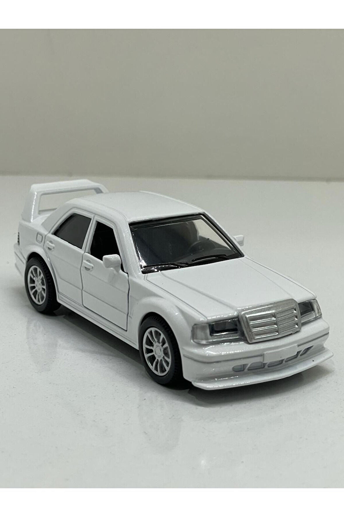 Mercedes Benz 190E Evo Beyaz Metal Çek Bırak Işıklı Sesli  Diest Car 1:36 Ölçek Oyuncak