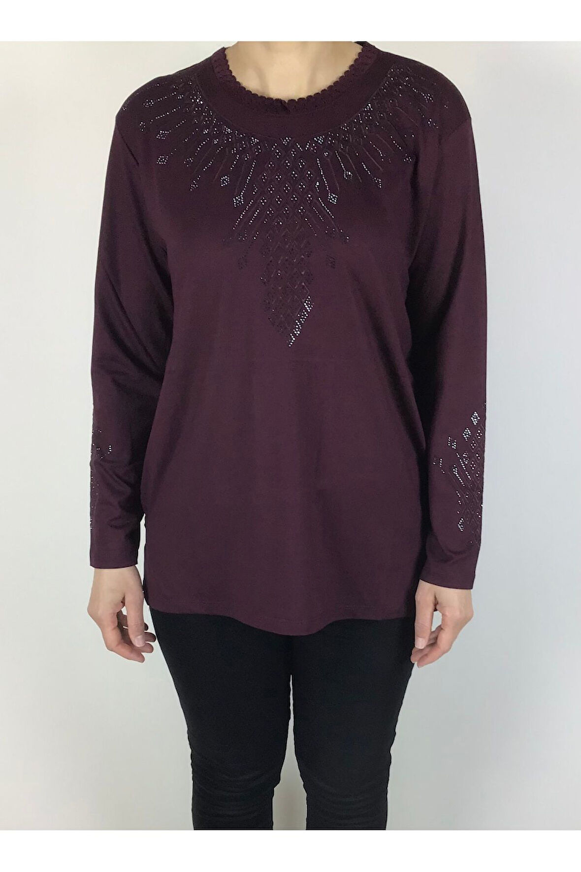 LİKRALI TURLU VİSKON ÖNÜ VE KOLLARI TAŞLI BLUZ