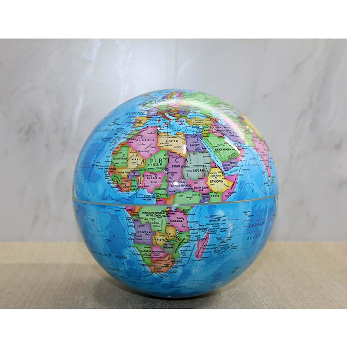 Masa Üstü Dönen Dünya Küre