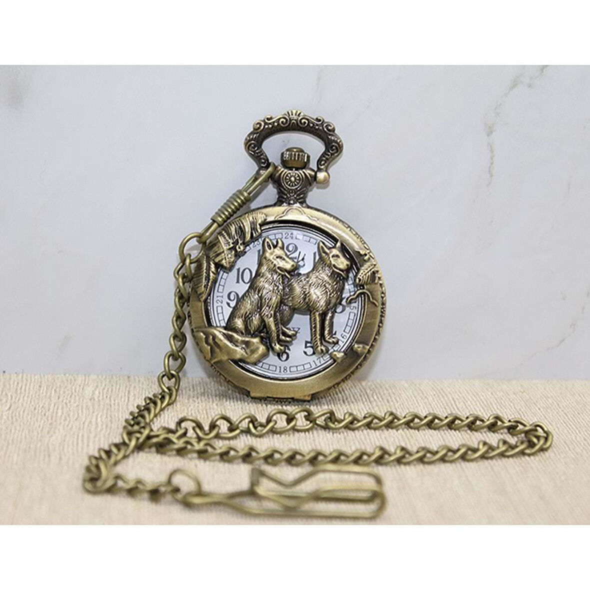 Kurt Tasarımı Köstekli Saat