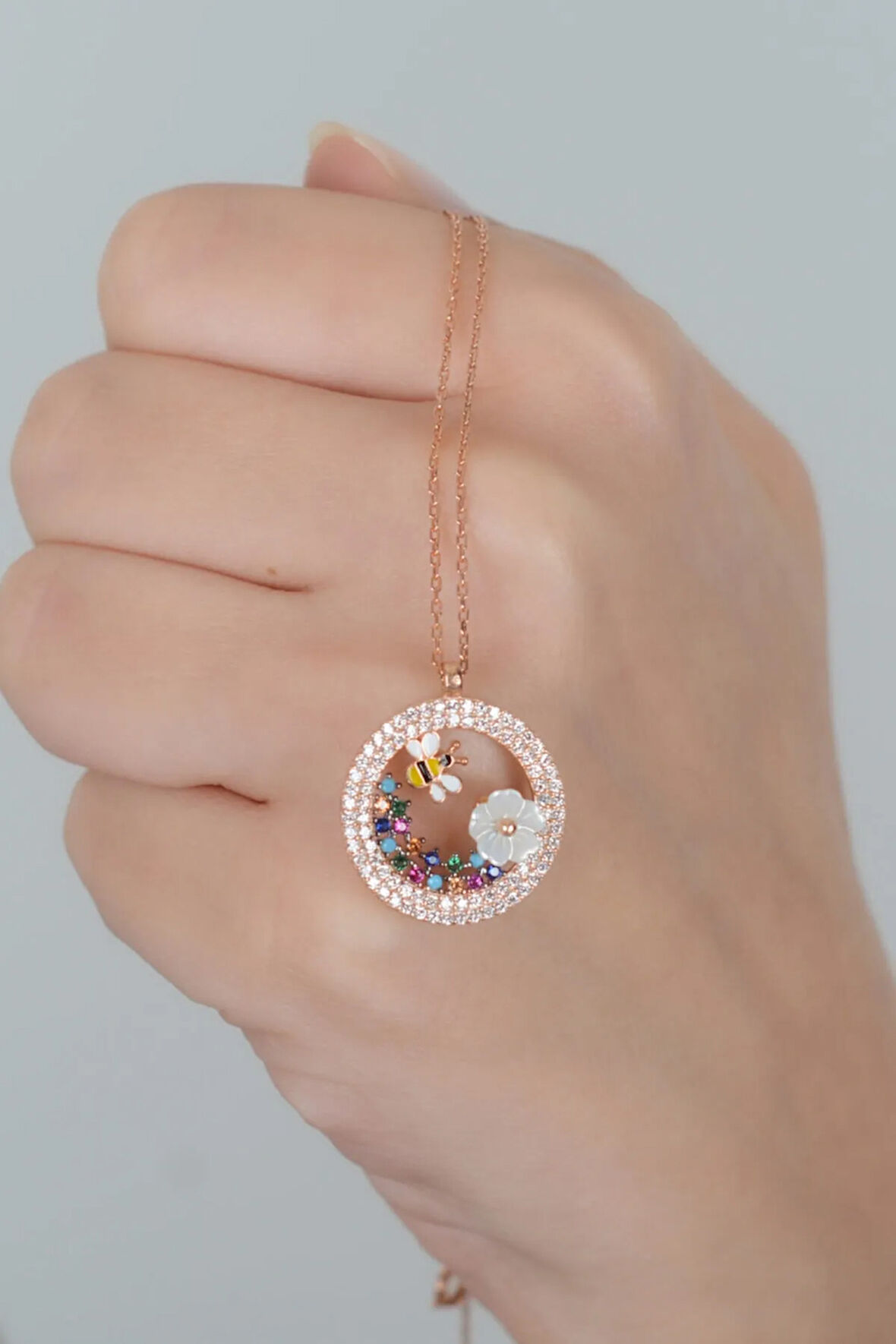 925 Ayar Gümüş Yuvarlak Model Arı Ve Sedef Taşlı Kolye