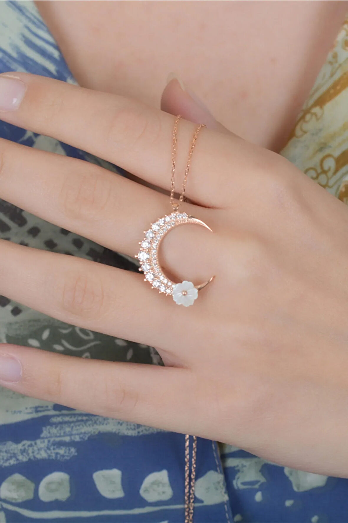 925 Ayar Gümüş Gold Yarım Ay Sedef Çiçekli Kolye