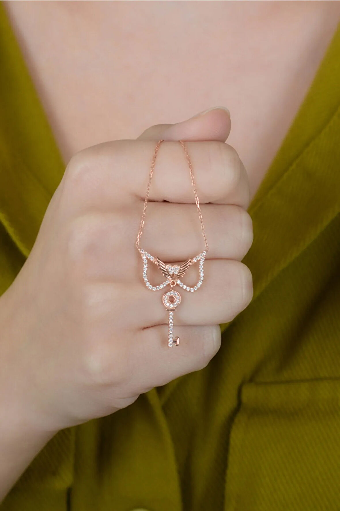 925 Ayar Gümüş Kanatlı Anahtarlı Kadın Kolye