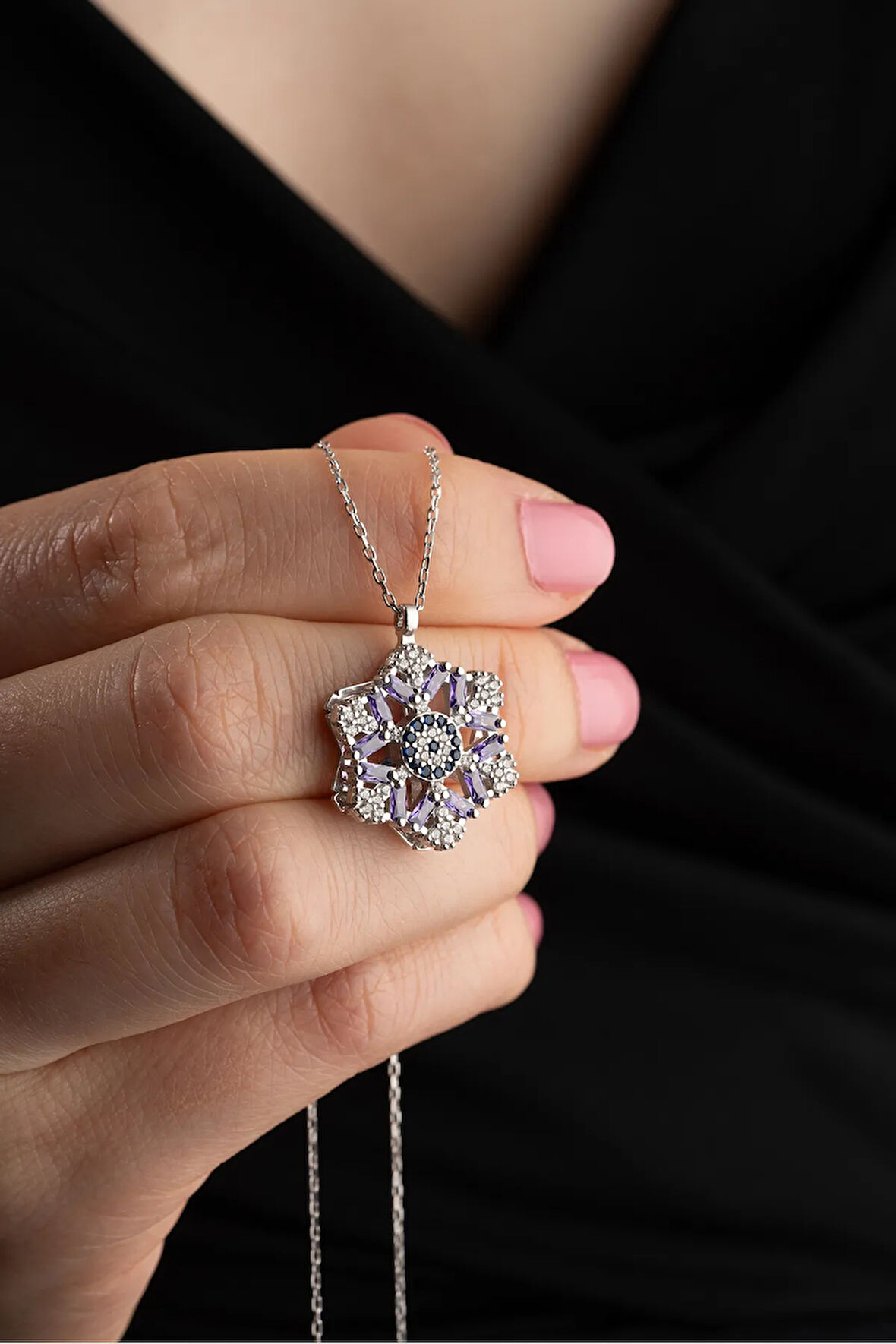 925 Ayar Gümüş Kar Tanesi Nazar Detaylı Dönen Kadın Kolye