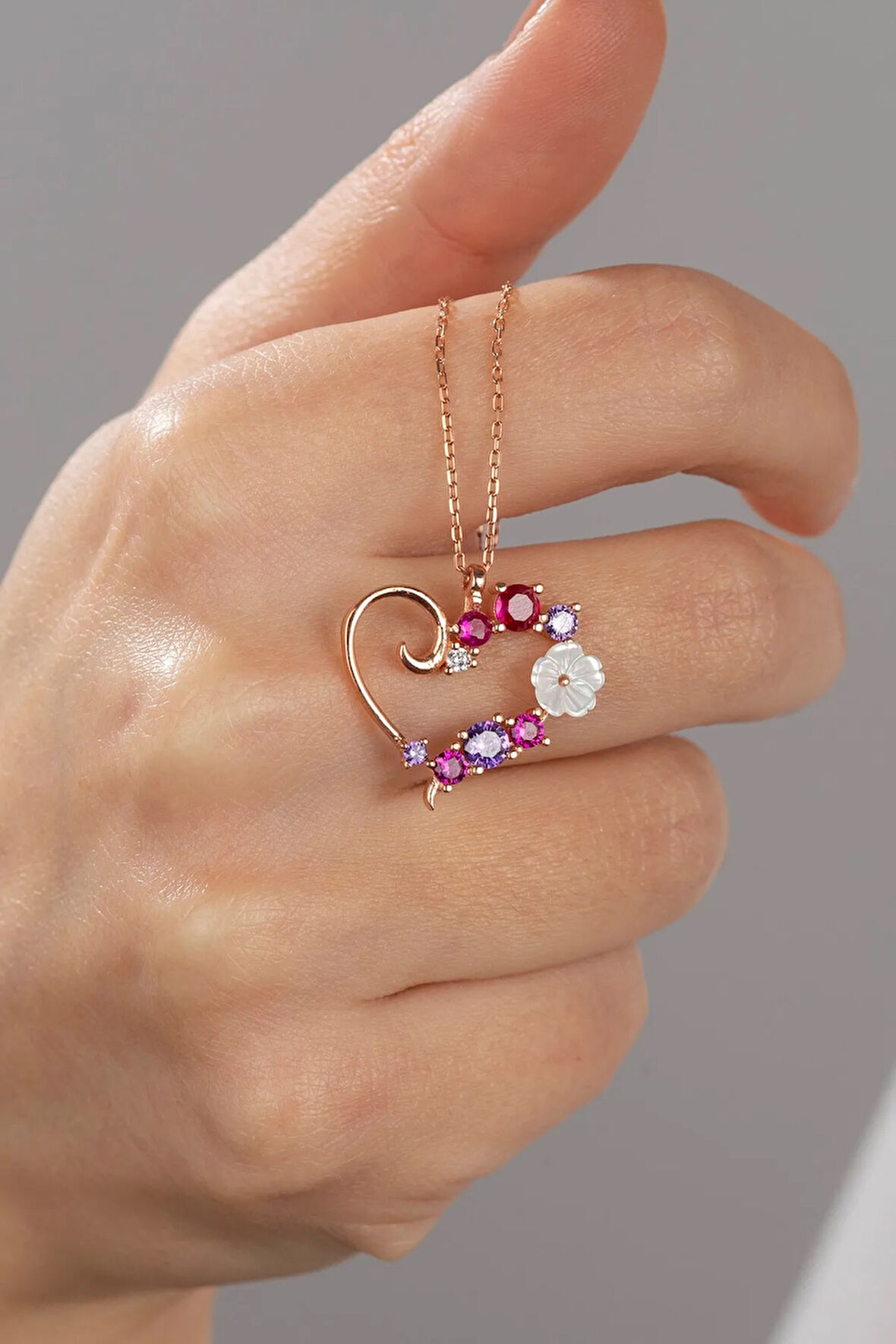 925 Ayar Gümüş Kadın Manolya Detaylı Kalpli Aşk Çiçeği Kolye