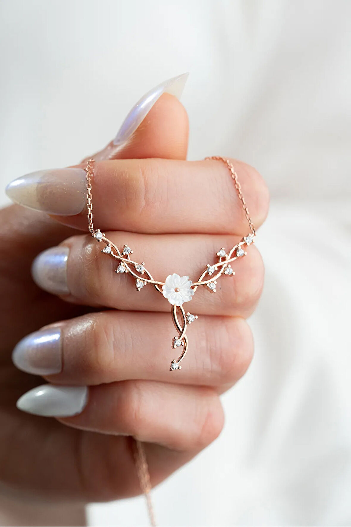 925 Ayar Gümüş Kadın Sarmaşık Model Manolya Çiçeği Kolye