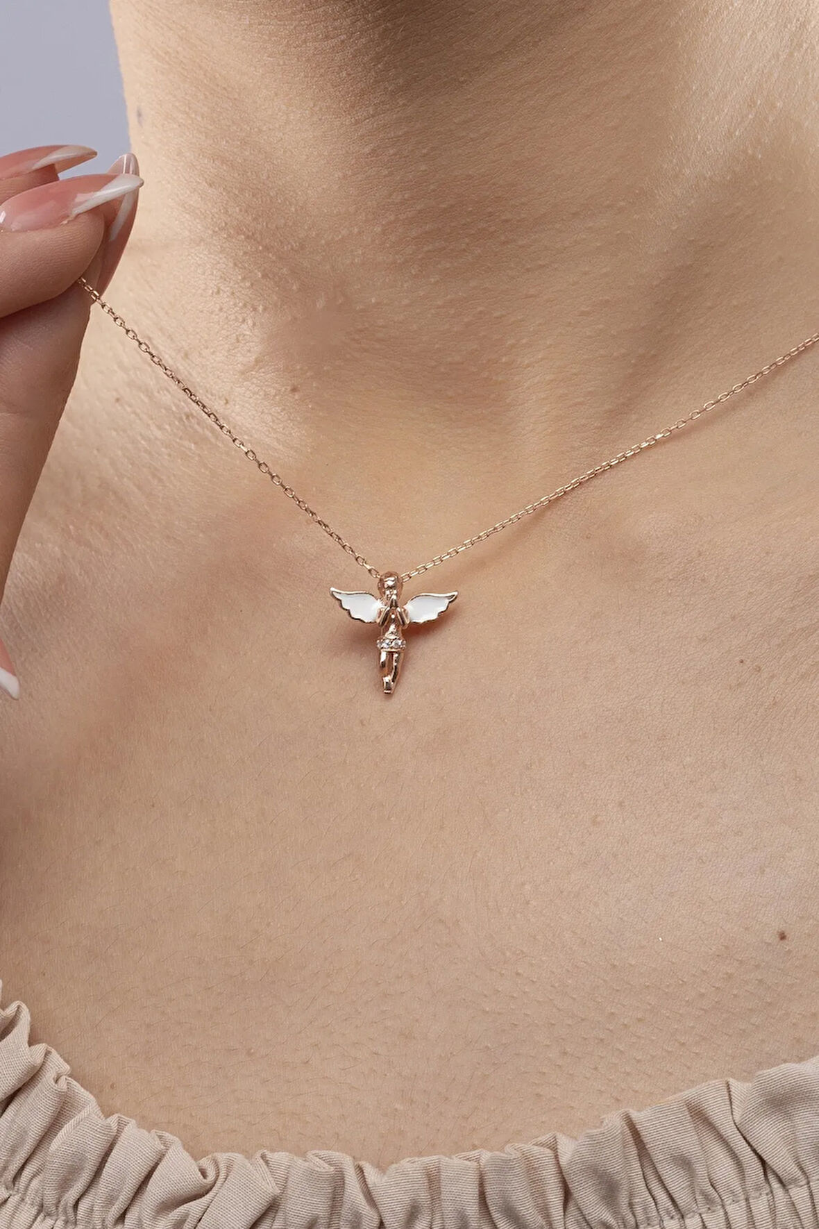 925 Ayar Gümüş Beyaz Kanatlı Melek Model Kadın Kolye