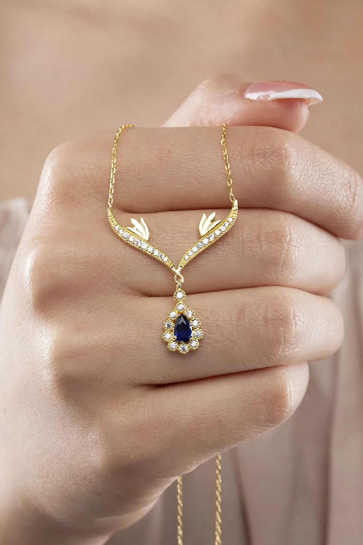 925 Ayar Gümüş Zümrüt Taşlı Gold Damla Model Kadın Kolye