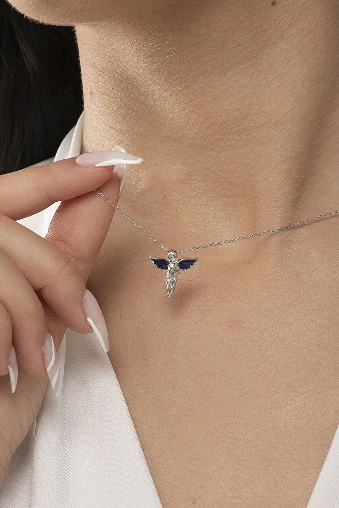 925 Ayar Gümüş Lacivert Kanatlı Melek Model Kadın Kolye