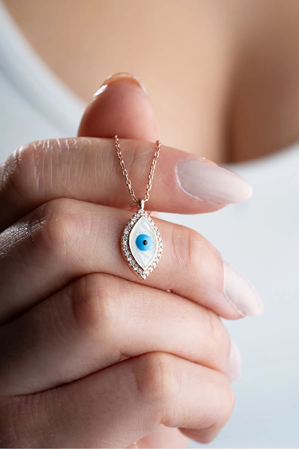 925 Ayar Gümüş Mineli Nazar Model Kadın Kolye