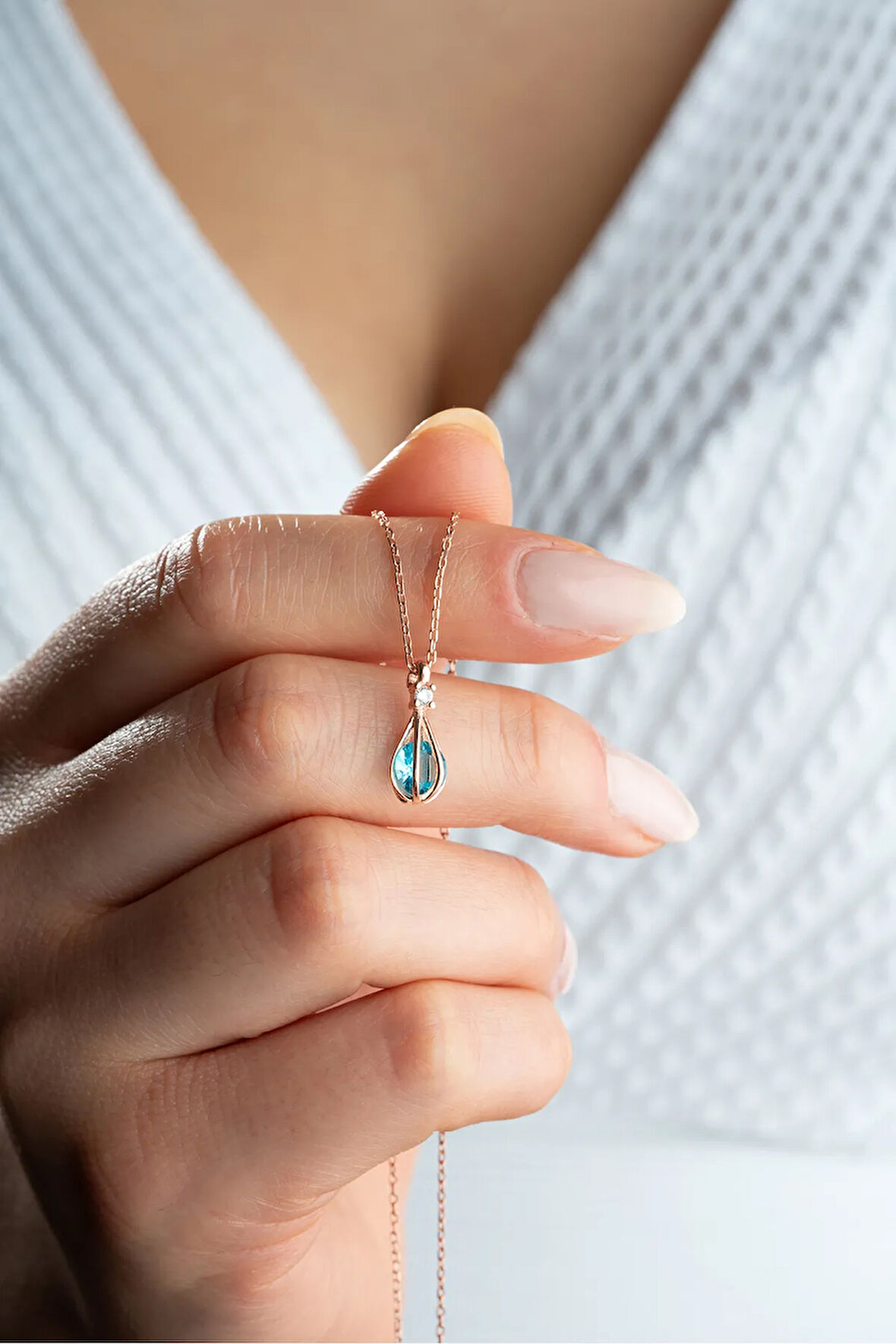 925 Ayar Gümüş Rose Kaplama Balon İçinde Aquamarine Taşlı Kolye