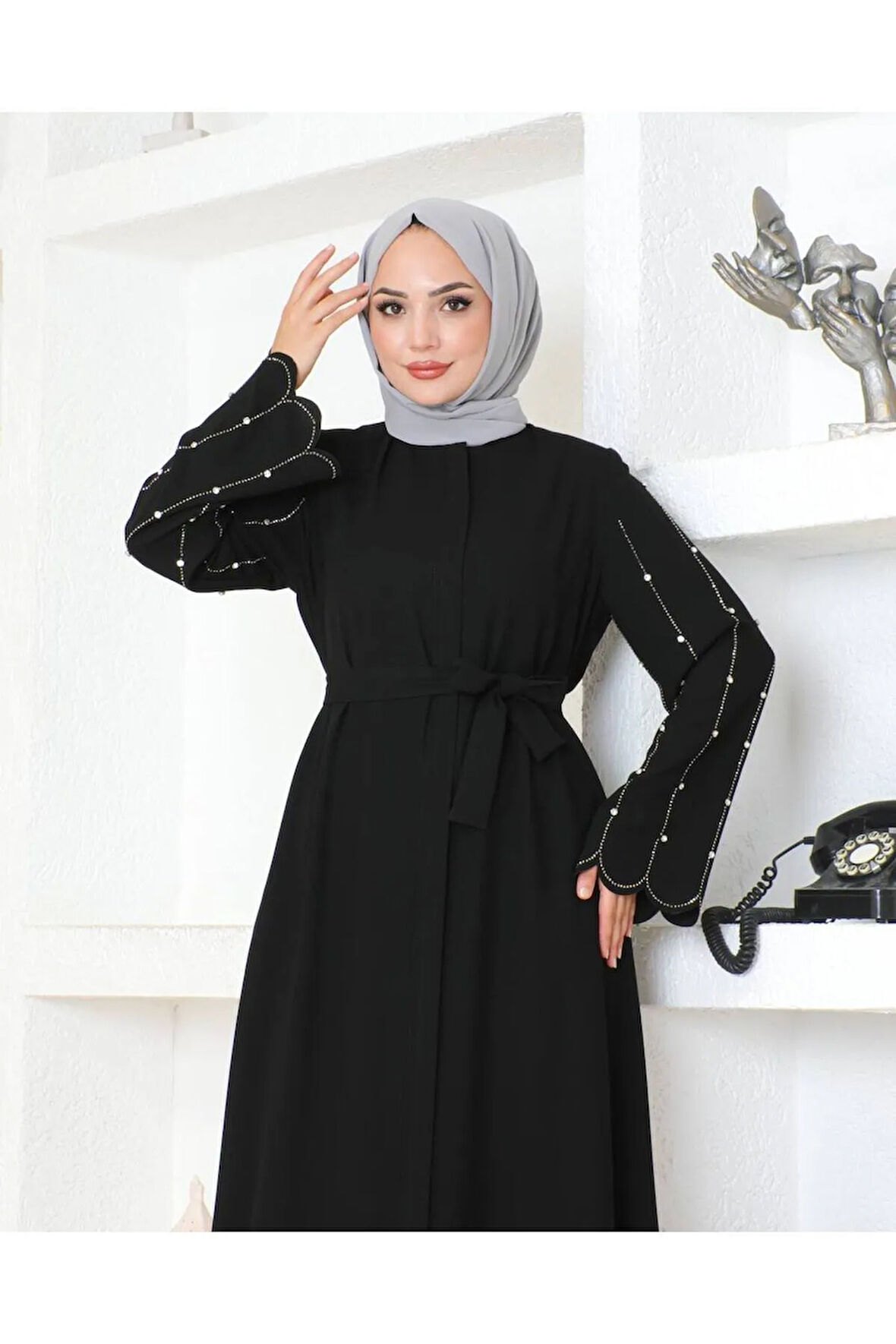 Siyah Kemerli Taş Işlemeli Fermuarlı Zarif Tasarım Kadın Ferace Mf-3090