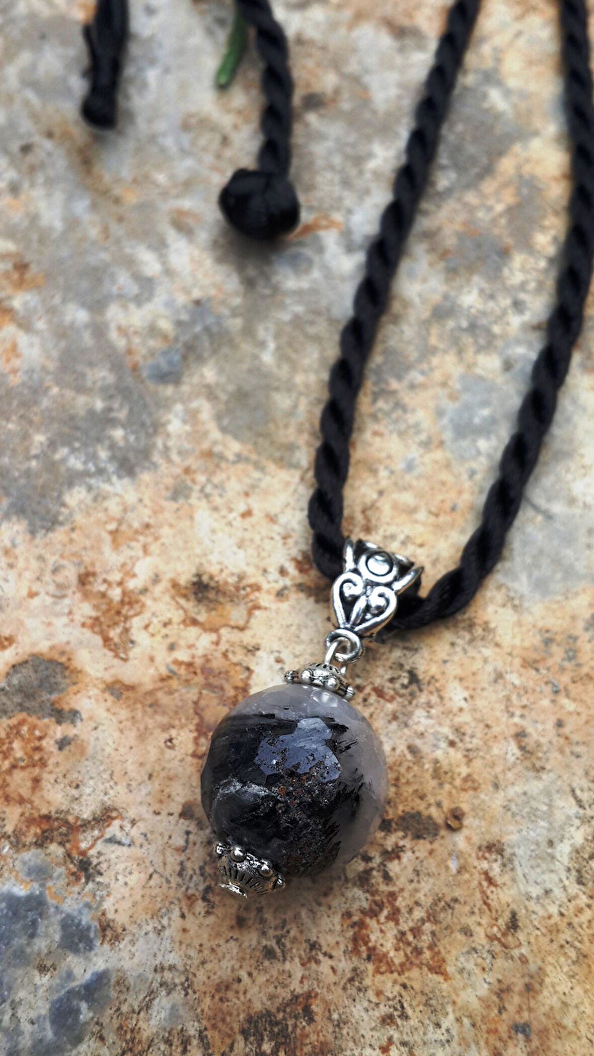 STONEAGE Alacataş Doğal Taş Kolye