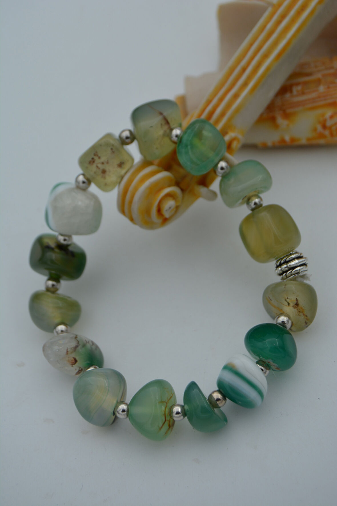 STONEAGE JEWELLERY Kırma Tamburlanmış Yeşil Akik Taşlı Bileklik