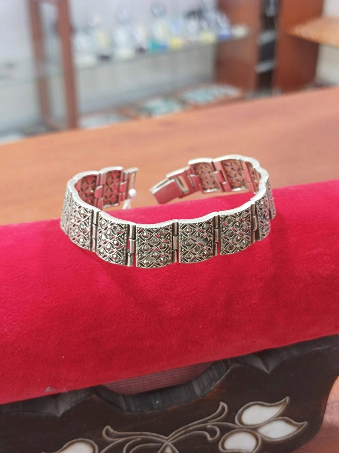 Hasır Oyma Taşlı Gümüş Bileklik