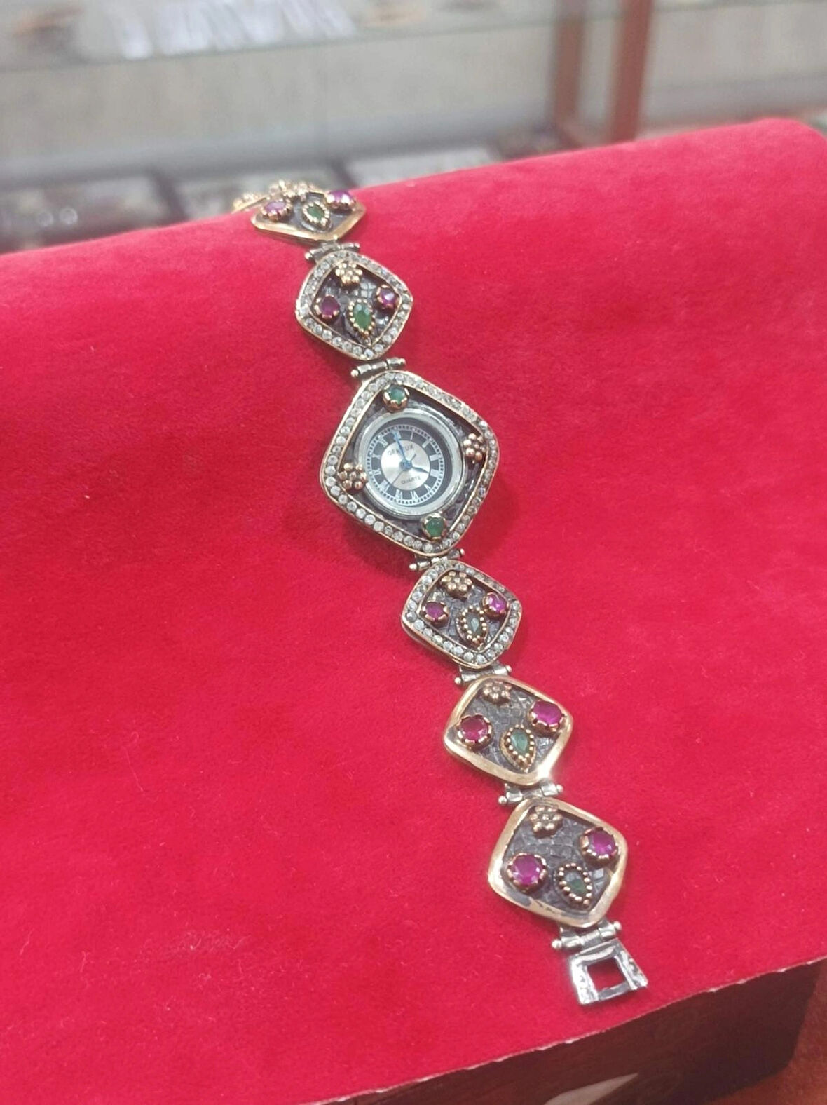 Elişi Üçgen Tasarım Taşlı Yöresel Otantik Gümüş Kadın Bileklik