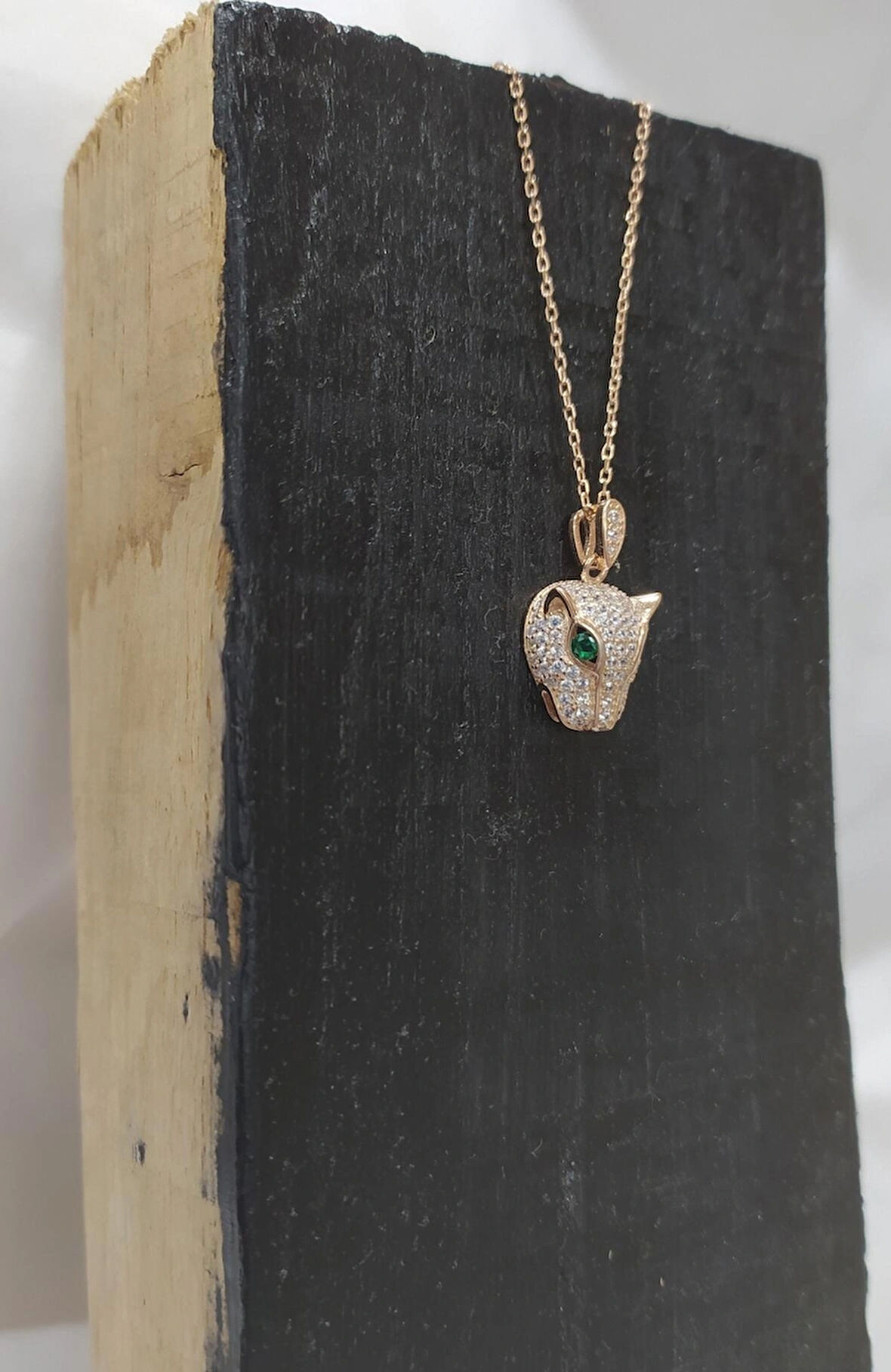 Çita Modeli Yeşil Beyaz Taşlı Gümüş Kadın Kolye