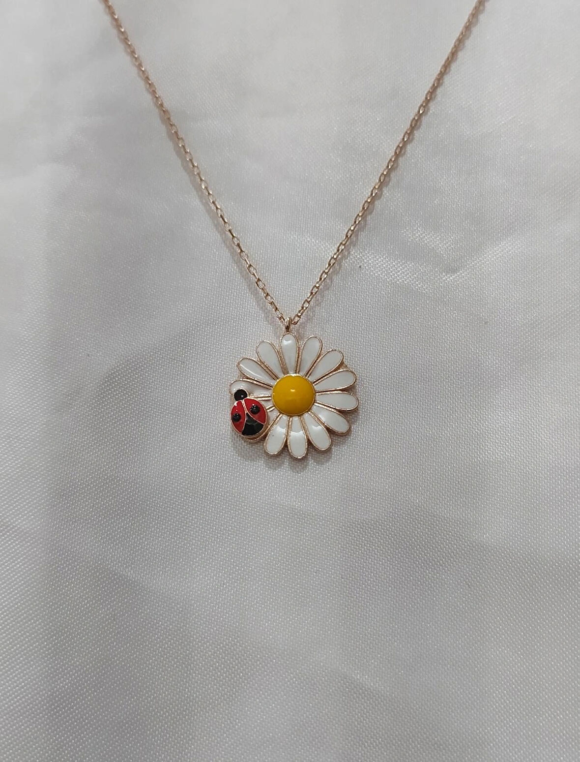 Uğur Böcekli Papatya Modeli Renkli Taşlı Gümüş Kadın Kolye