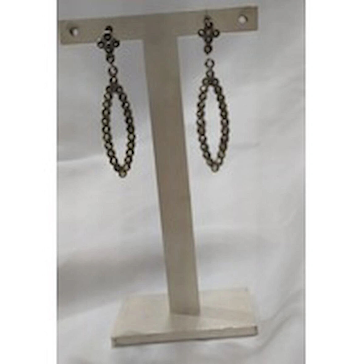 Oyma tasarımlı Gri Taşlı Gümüş Kadın Küpe