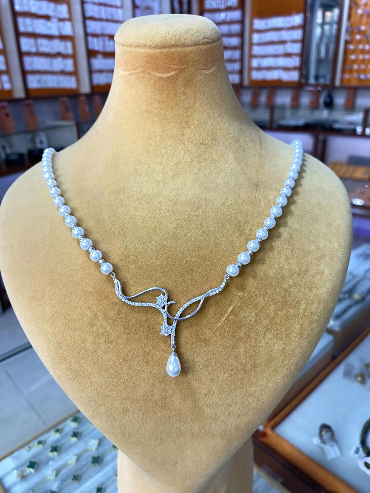 Firuze Gümüş Beyaz İnci Taşlı Gümüş Kadın Kolye