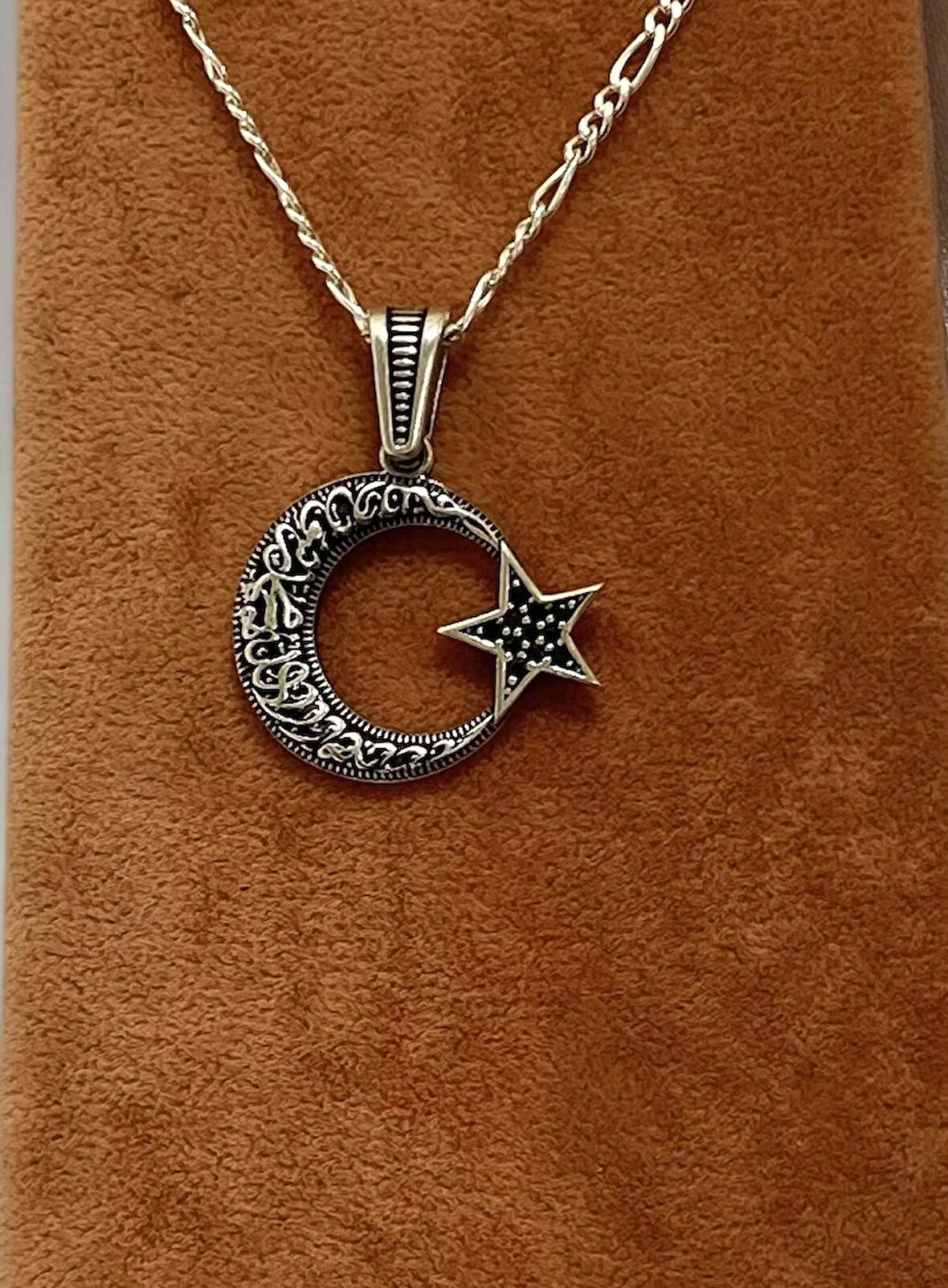 Bayrak Modeli Gümüş Erkek Kolyesi