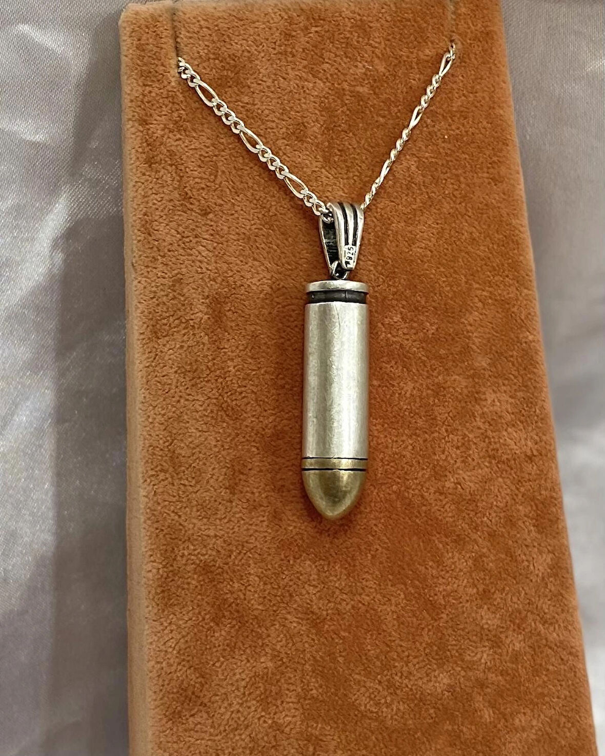 Mermi Modeli Gümüş Erkek Kolyesi