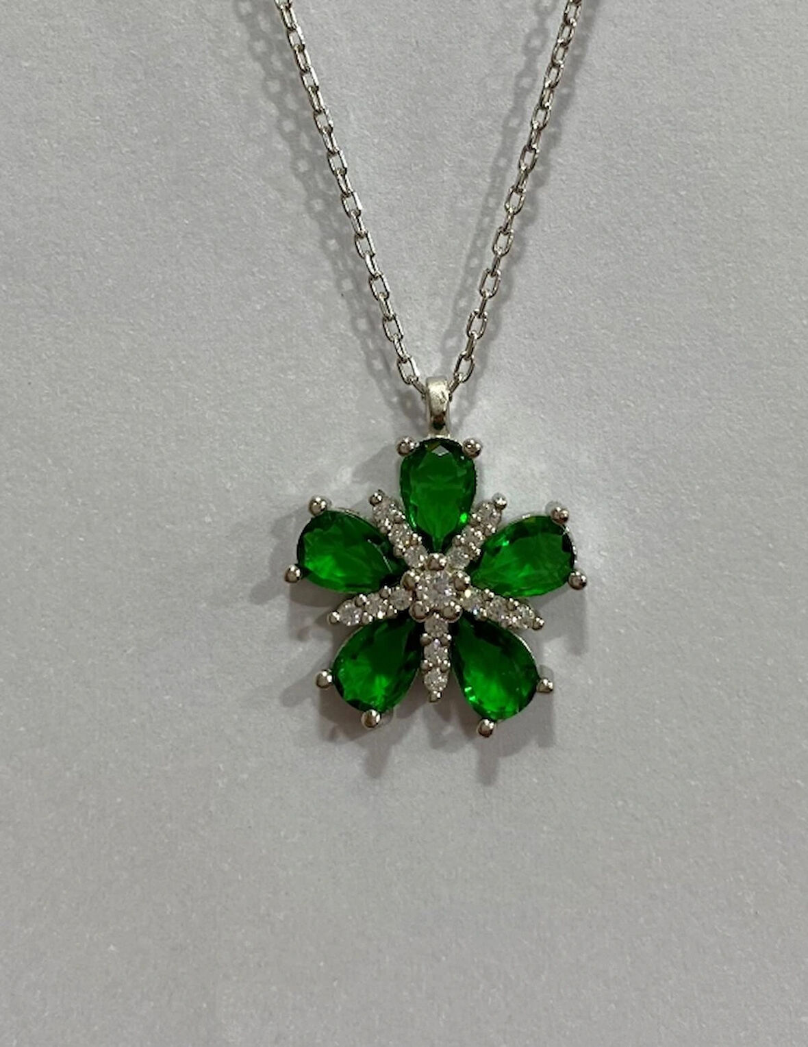 Beştaş Yeşil Taşlı Gümüş Şans Kolyesi