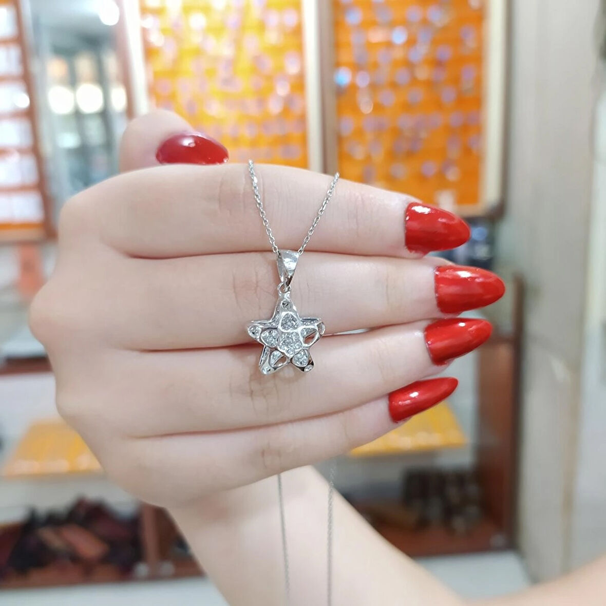 Yıldız Figürlü Gümüş Kadın Kolye