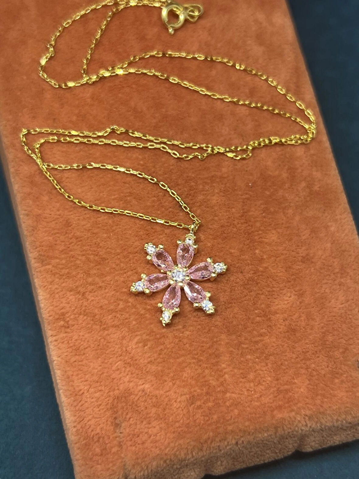 Lotus Çiçeği Gümüş Kadın Kolye