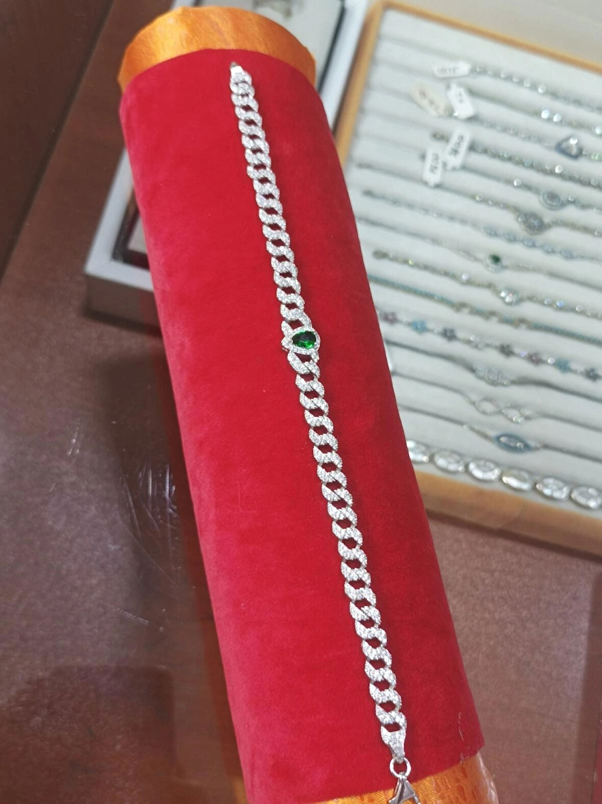 Yeşil Damla Taşlı Gümüş Kadın Bileklik
