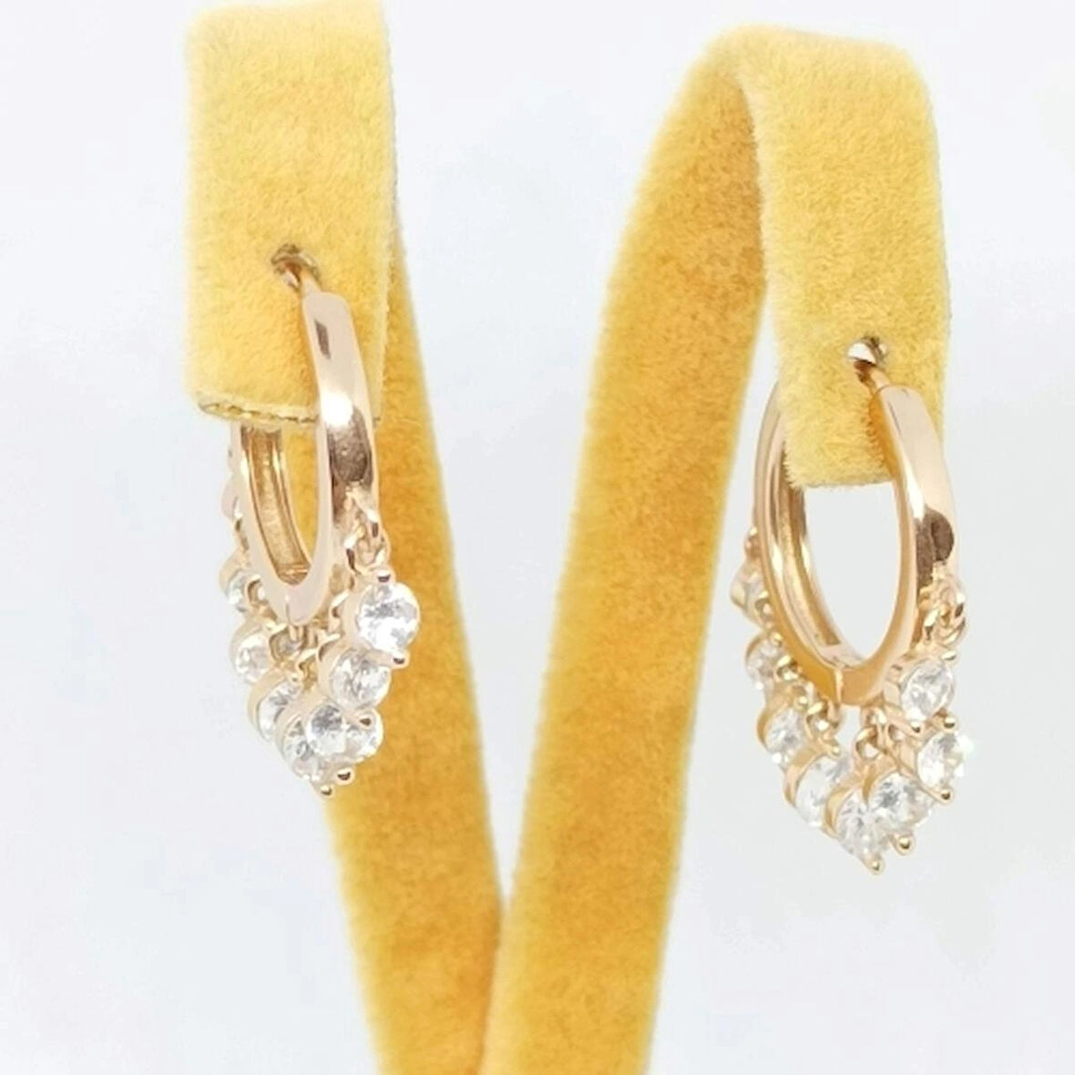 Shakira Gümüş Küpe Modeli Zirkon Taşlı Gümüş Küpe