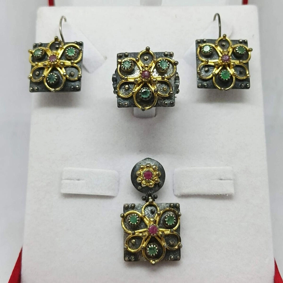 Otantik Tasarımlı Kare Üçlü Gümüş Set & Takım